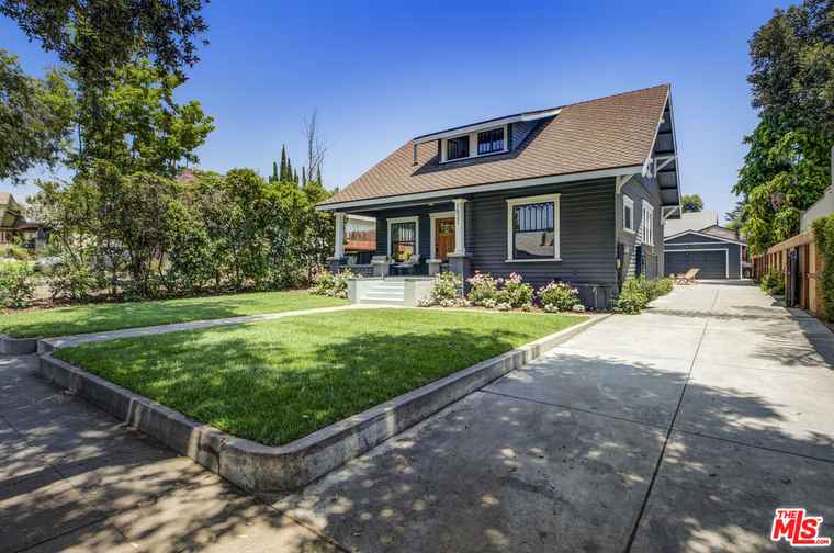 Photo of 1022 N Marengo Ave Pasadena, CA 91103