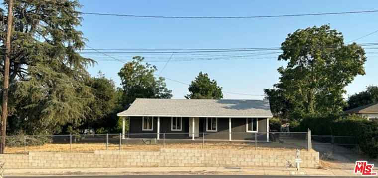 Photo of 499 E 12th St Beaumont, CA 92223