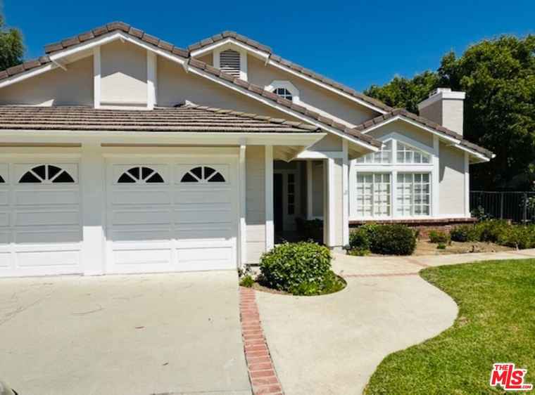 Photo of 32636 Bowman Knoll Dr Westlake Village, CA 91361