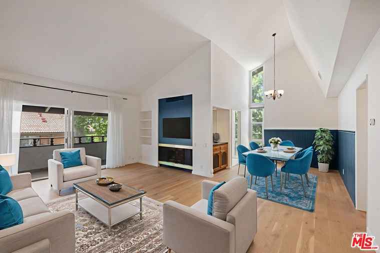 Photo of 31568 Agoura Rd #4 Westlake Village, CA 91361