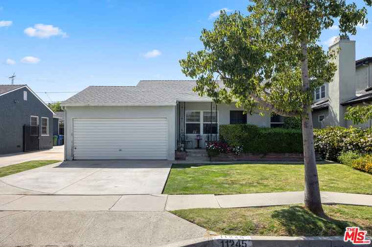 Photo of 11245 Segrell Way Culver City, CA 90230