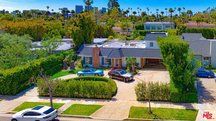 Photo of 525 N Rexford Dr Beverly Hills, CA 90210