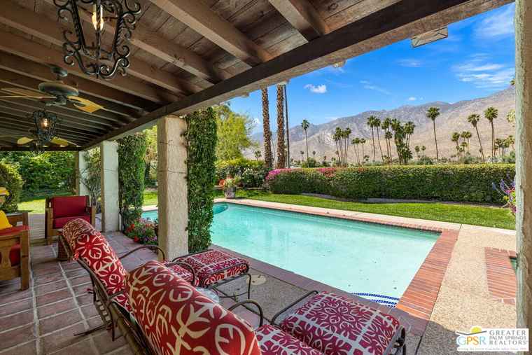 Photo of 2231 S Caliente Dr Palm Springs, CA 92264