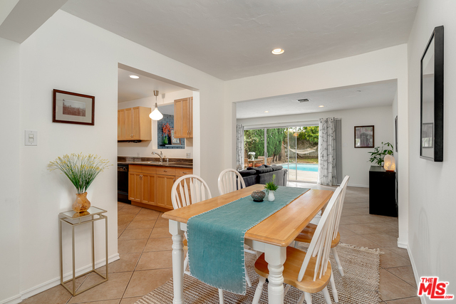6323 Longridge Ave Valley Glen Ca 91401 3 Beds 3 Baths