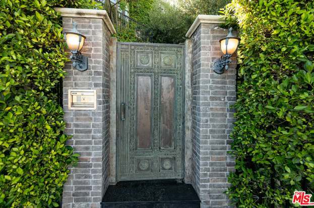 2135 Hercules Dr Los Angeles Ca 90046 2135 Hercules Dr, Los Angeles, CA 90046 | MLS# 20-581694 | Redfin