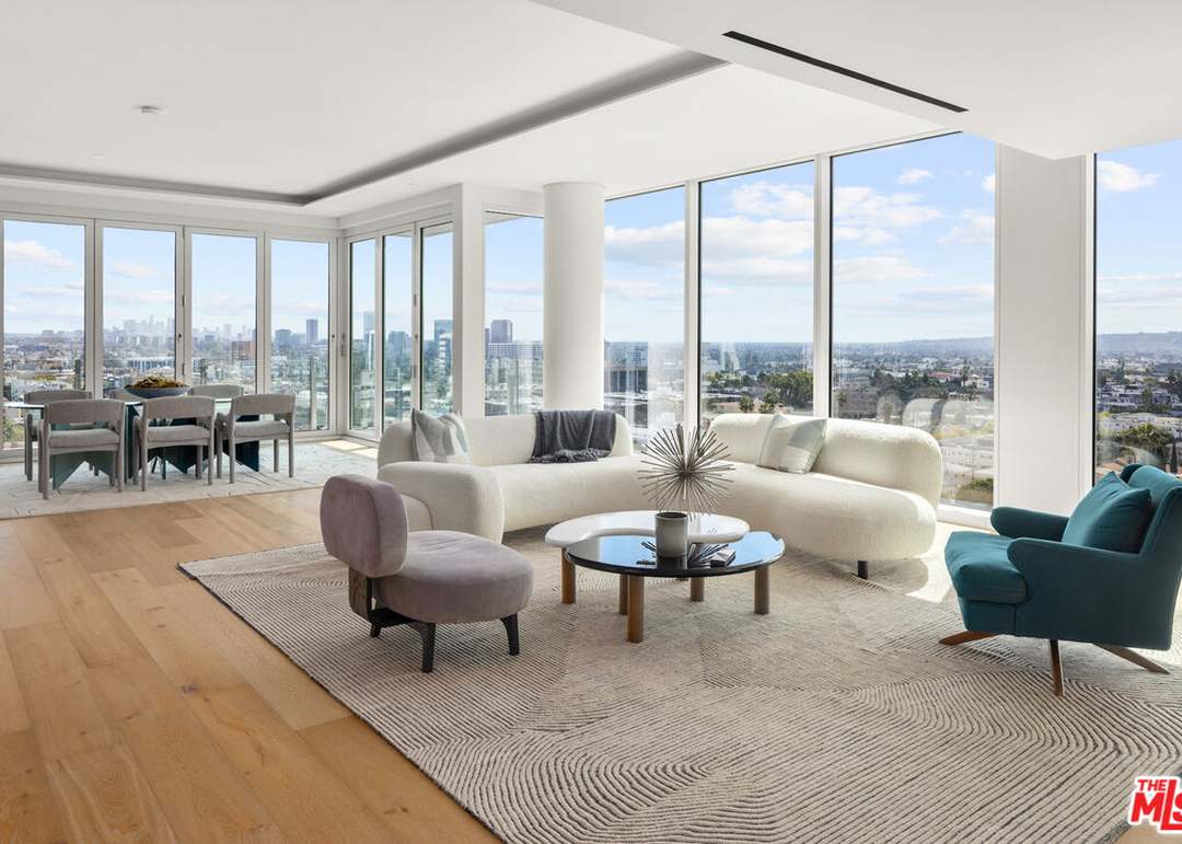 洋書 PISOS PILOTO-MODEL APARTMENTS View Apartment and Penthouse Floor Plans | 888 Fourth