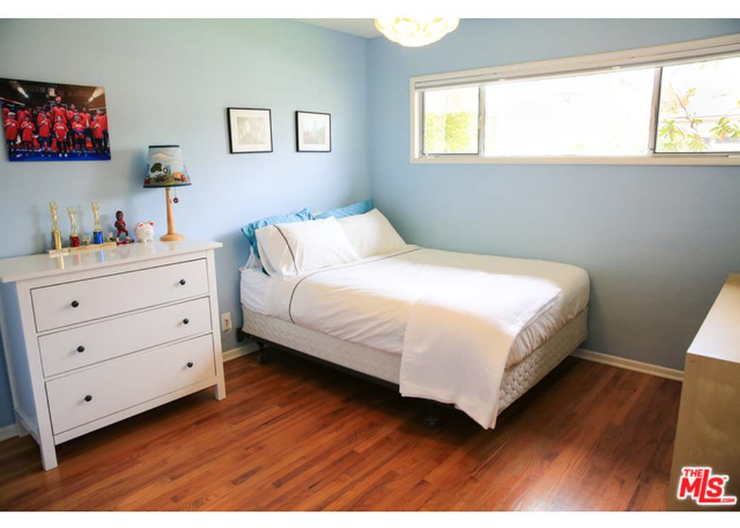 301 Bellino Dr, Pacific Palisades, CA 90272