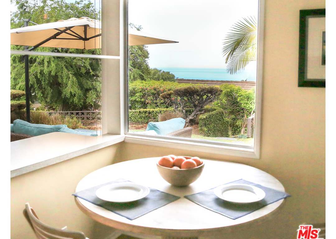 301 Bellino Dr, Pacific Palisades, CA 90272