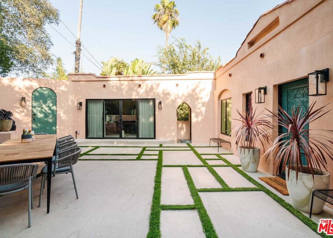 5 Bedrooms at 2287 Sunset Plaza Drive for $36,000 by Mina
