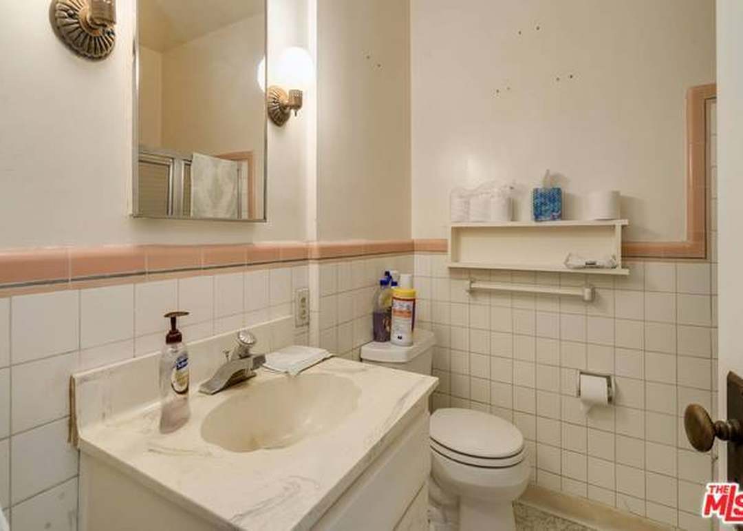 869 Toyopa Dr, Pacific Palisades, CA 90272