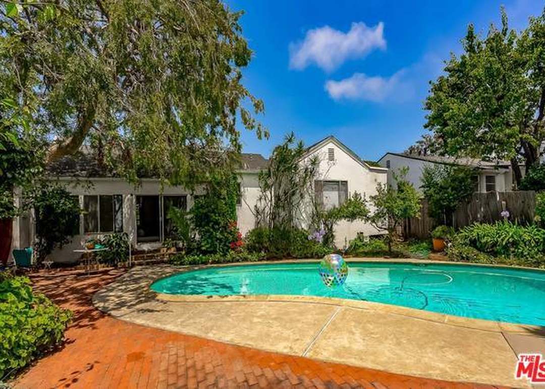 869 Toyopa Dr, Pacific Palisades, CA 90272