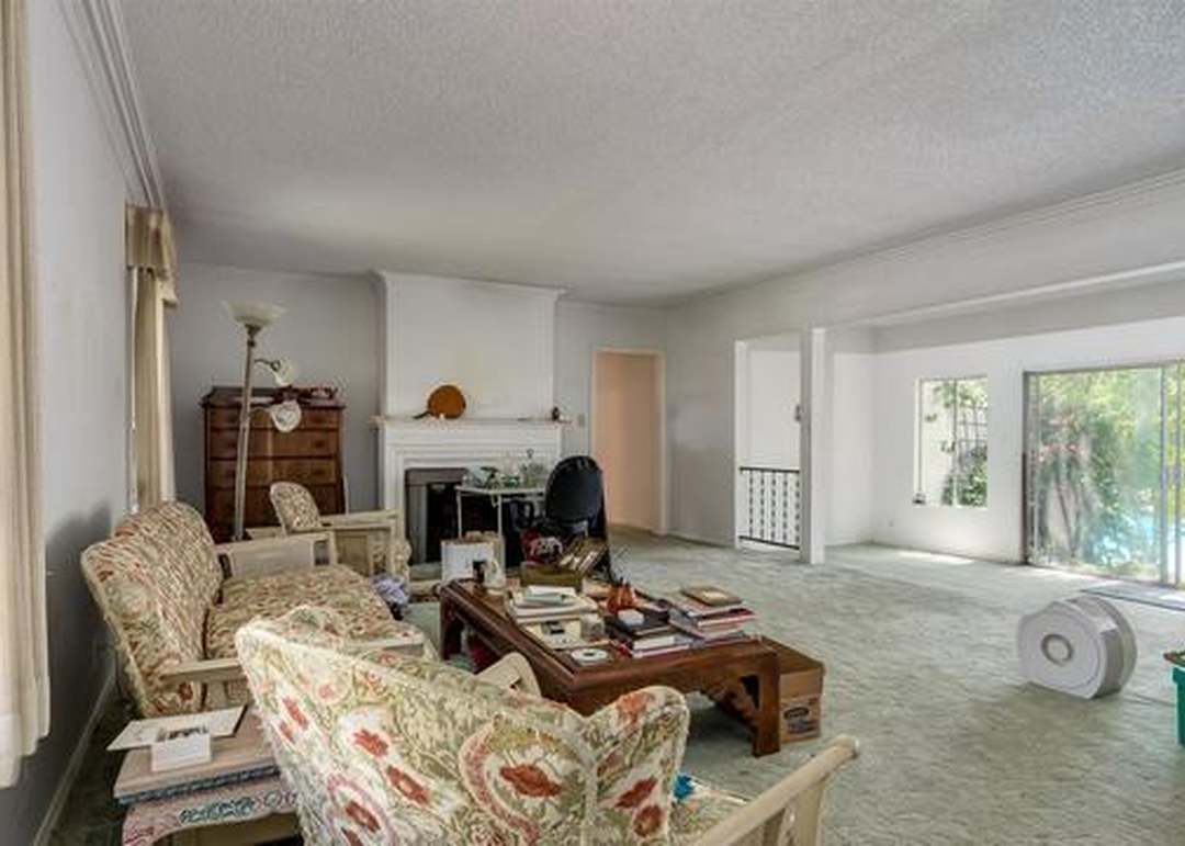 869 Toyopa Dr, Pacific Palisades, CA 90272