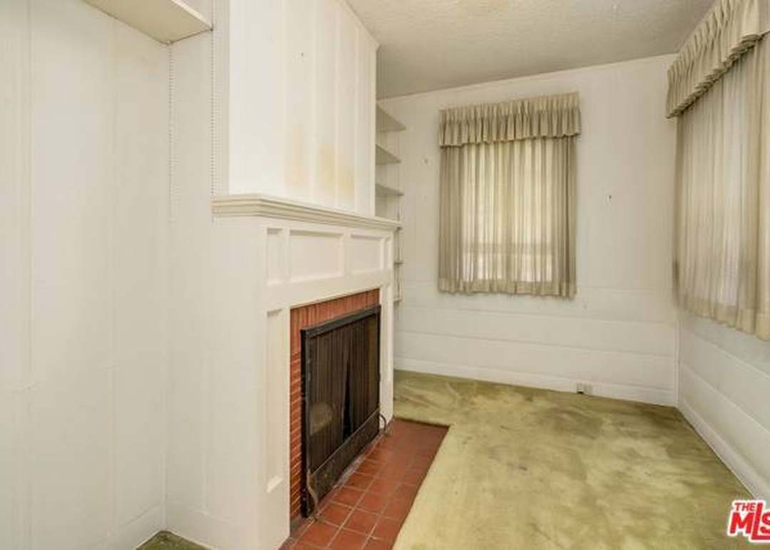 869 Toyopa Dr, Pacific Palisades, CA 90272