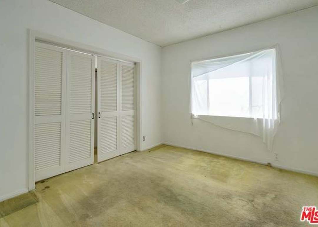 869 Toyopa Dr, Pacific Palisades, CA 90272