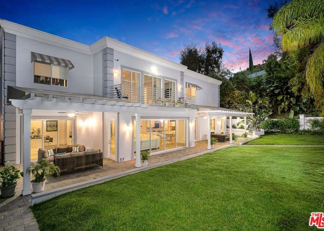 12055 Summit Cir, Beverly Hills, CA 90210 | Redfin