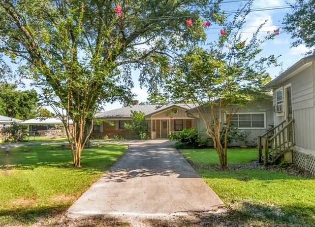 Property at 3626 Mr Johnny Rd, Theodore, AL 36582, 3 beds, 2.5 baths
