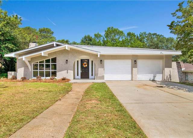 Property at 2604 Old Dobbin Dr E, Mobile, AL 36695, 3 beds, 2 baths