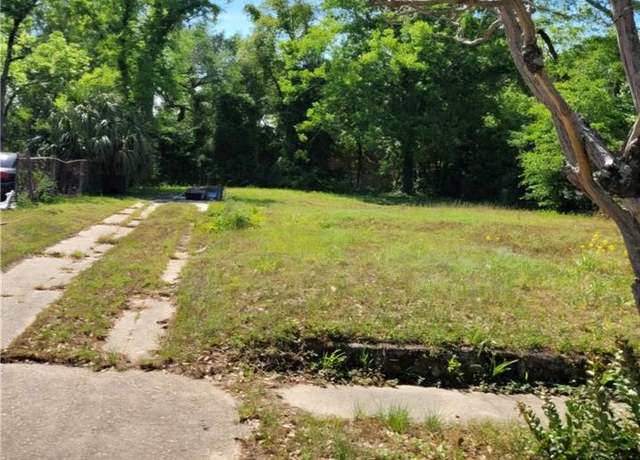Property at 404 Bayou St S, Mobile, AL 36603