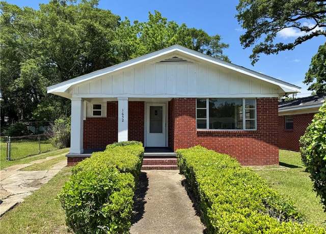 Property at 1652 Polk St, Mobile, AL 36605, 3 beds, 1 bath