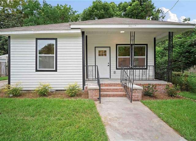 Property at 4 Straight St, Mobile, AL 36604, 4 beds, 3 baths