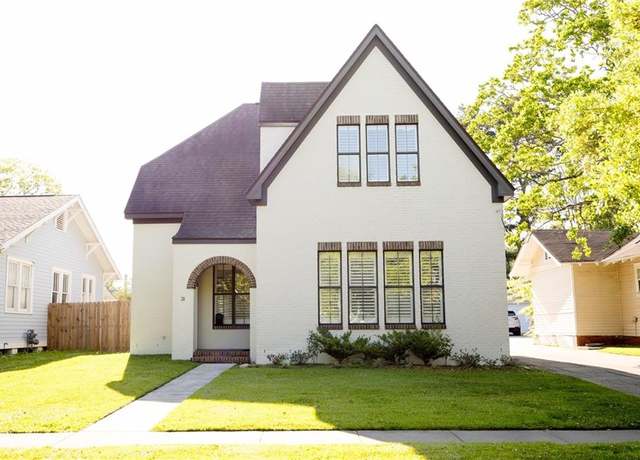 Property at 26 Bienville Ave, Mobile, AL 36606, 4 beds, 2.5 baths