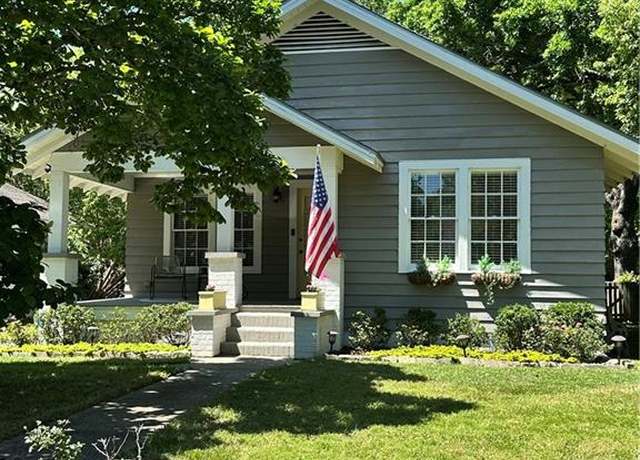 Property at 106 Fulton St S, Mobile, AL 36606, 3 beds, 2 baths