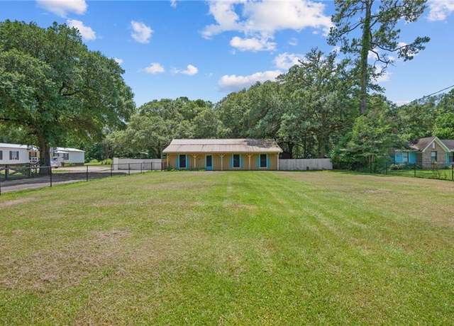 Property at 8253 Half Mile Rd, Irvington, AL 36544, 3 beds, 2 baths
