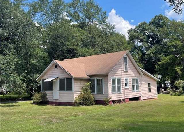 Property at 19250 Oak St, Citronelle, AL 36522, 3 beds, 2 baths