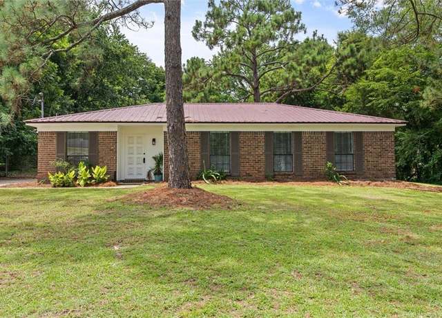 Property at 8020 Oak Bend Dr, Theodore, AL 36582, 4 beds, 2 baths