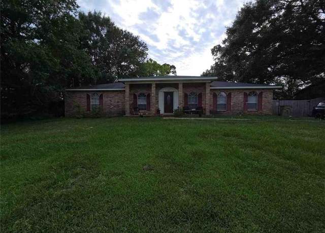 Property at 2460 Maple Dr, Mobile, AL 36695, 4 beds, 2.5 baths