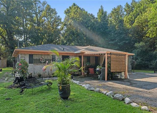 Property at 518 Alaska Ave, Mobile, AL 36610, 3 beds, 1.5 baths