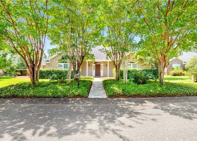 Property at 9695 Galeton Ct W, Mobile, AL 36695, 4 beds, 2.5 baths