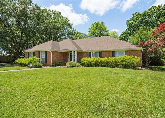 Property at 8449 Brittany Ct, Mobile, AL 36695, 4 beds, 2.5 baths