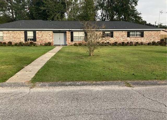 Property at 724 Mae St, Saraland, AL 36571, 4 beds, 2 baths