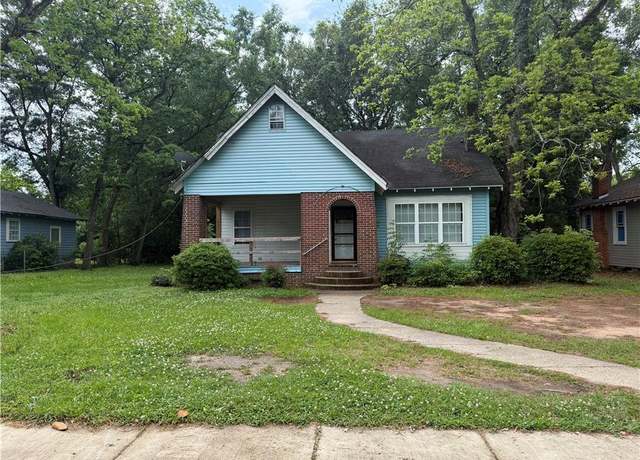 Property at 1961 Duncan St, Mobile, AL 36606, 3 beds, 2 baths