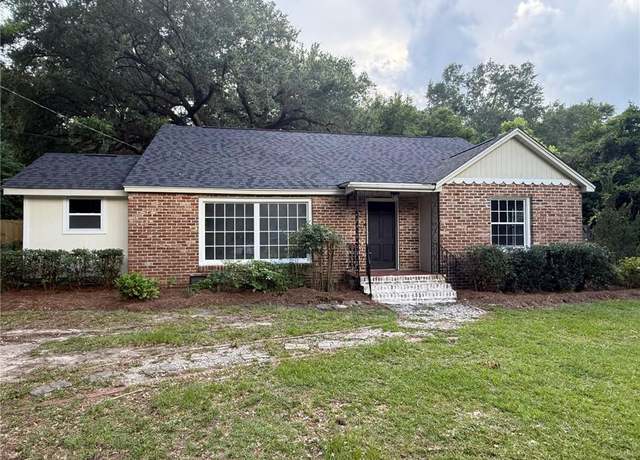 Property at 312 Dogwood Dr, Mobile, AL 36609, 3 beds, 2 baths