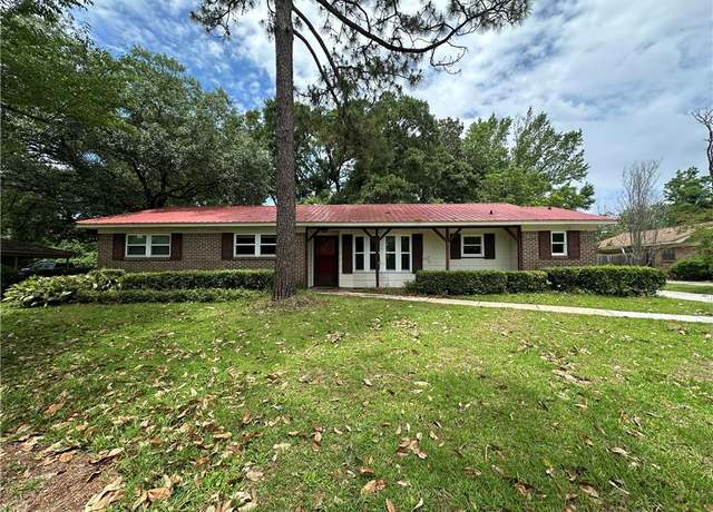 Property at 5924 Couton Dr, Mobile, AL 36693, 3 beds, 2 baths