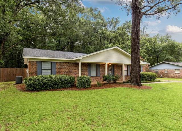 Property at 5366 Scanlan Way E, Satsuma, AL 36572, 3 beds, 2 baths
