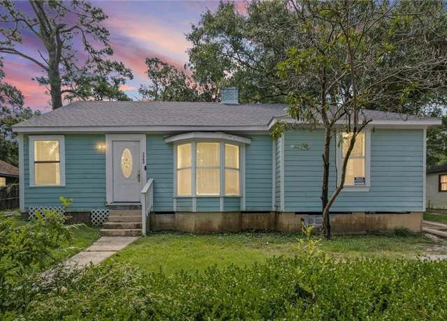 Property at 2063 Gimon Cir N, Mobile, AL 36605, 4 beds, 1.5 baths