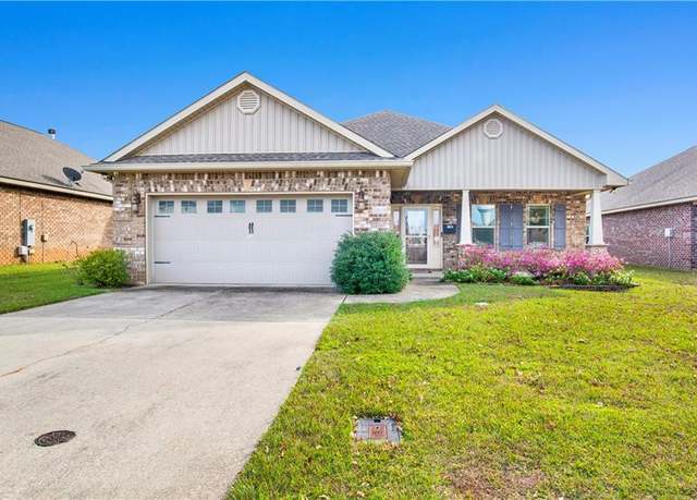 Property at 10019 Summer Woods Cir S, Mobile, AL 36695, 3 beds, 2 baths