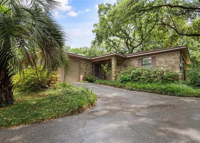 Property at 2119 Oak Terrace Dr, Mobile, AL 36693, 3 beds, 2 baths