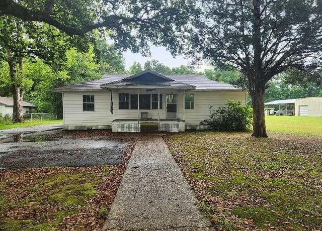 Property at 5320 Catherine Dr, Satsuma, AL 36572, 3 beds, 2 baths