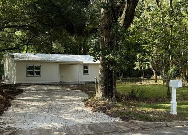 Property at 1431 Cedar Park Dr, Mobile, AL 36605, 3 beds, 2 baths