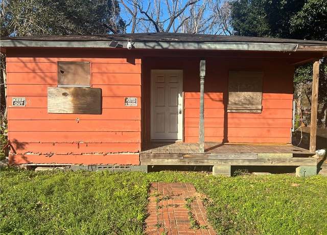 Property at 7104 10th St, Mobile, AL 36608, 3 beds, 1 bath