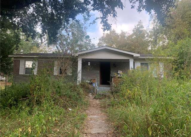 Property at 270 6th Ave, Chickasaw, AL 36611, 3 beds, 2 baths