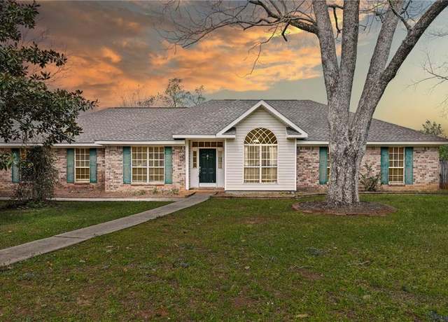 Property at 10706 Hunters Ct W, Mobile, AL 36695, 4 beds, 2 baths