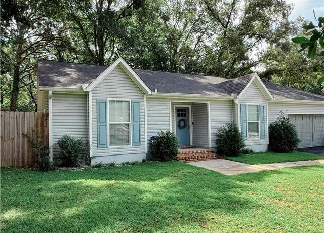 Property at 2555 East Rd, Mobile, AL 36693, 3 beds, 2 baths
