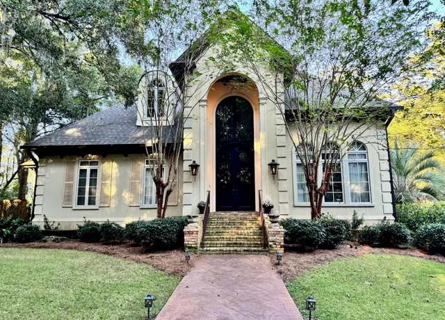 Property at 2088 Venetia Rd, Mobile, AL 36605, 4 beds, 5 baths