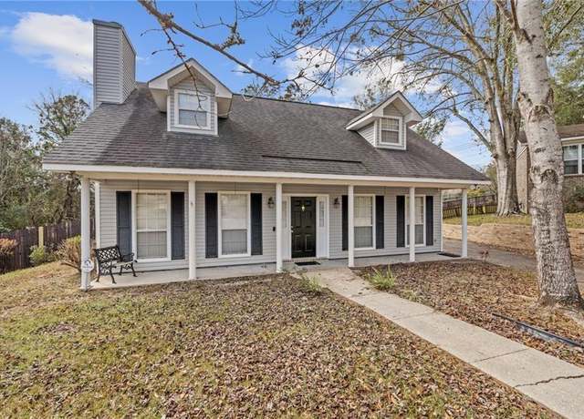 Property at 6325 Shadowlake Ct, Mobile, AL 36693, 3 beds, 2.5 baths