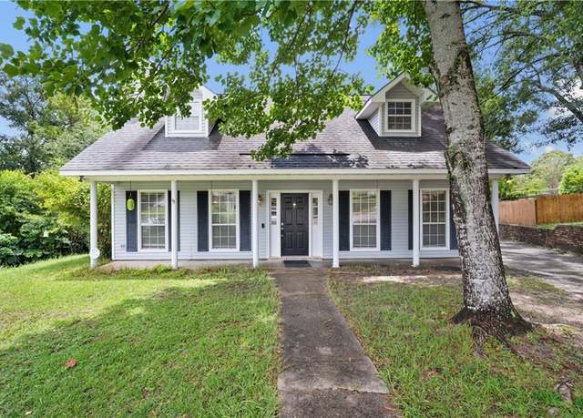 Property at 6325 Shadowlake Ct, Mobile, AL 36693, 3 beds, 2.5 baths